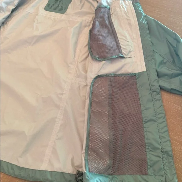 L.L. Bean Trail Model Rain Jacket - Picture 6 of 9